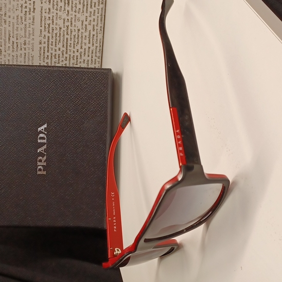 Prada Other - Prada SPS 05L